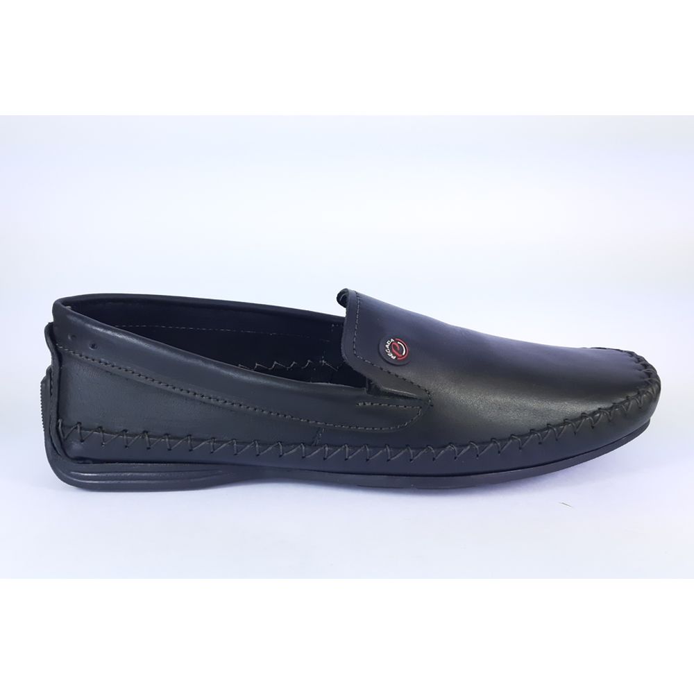 mocassim pegada preto